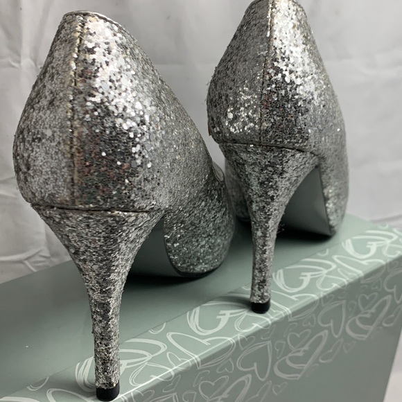 New 8.5 Romantic Soles Silver Glitter Dasha heels - Picture 3 of 8